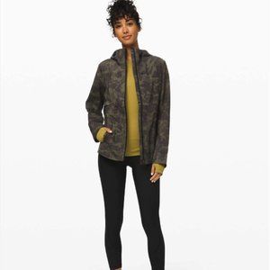 NWT Lululemon Break a Trail Jacket Incognito Camo Multi Gator Green Size 6